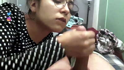 ເຮັດດ້ວຍມືດ້ວຍການສໍາເລັດຮູບຢູ່ໃນມື - ນົມຫຼາຍ